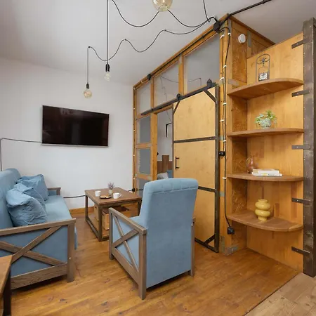 Apartment Loft In A Well-connected District In By Renters *