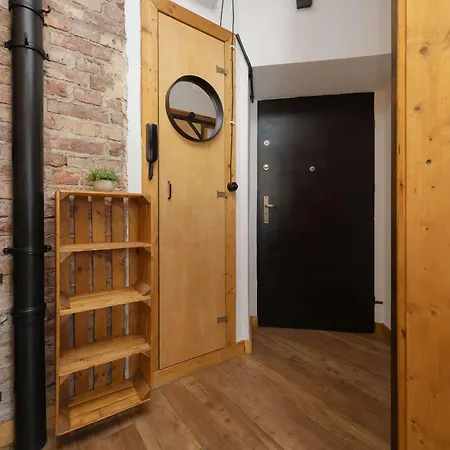 Appartement Loft In A Well-connected District In By Renters Varsovie